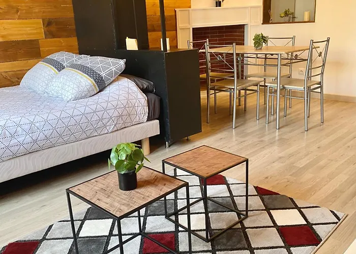 Апартаменты Chaleureuse Echappee : Commodites, Calme, Confort