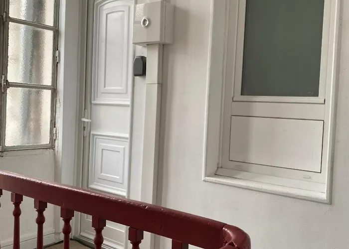 Апартаменты Chaleureuse Echappee : Commodites, Calme, Confort *